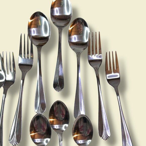 Cambridge Stainless Steel Flatware Set 12-Piece Silverware Forks & Spoons - Picture 2 of 14